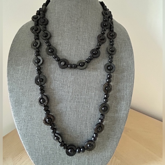Black necklace - Picture 1 of 2